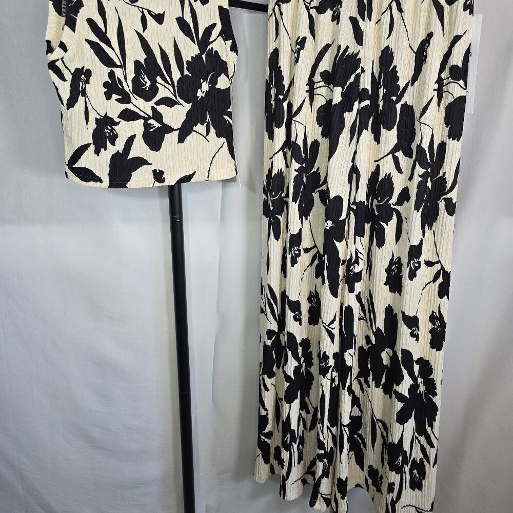 Love Poem Black & Cream Floral Sleeveless Top and Wide Leg Pants Set - Picture 2 of 5